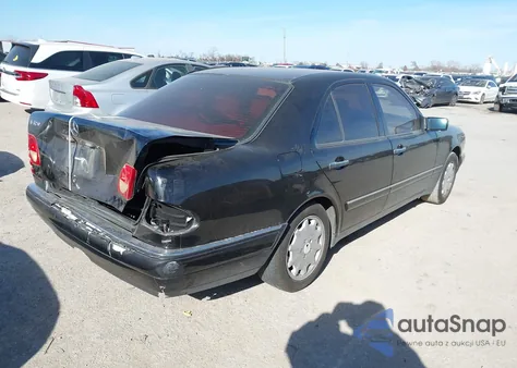 1999 Mercedes-Benz E 320 z USA, uszkodzony, nr VIN WDBJF65H3XA769955